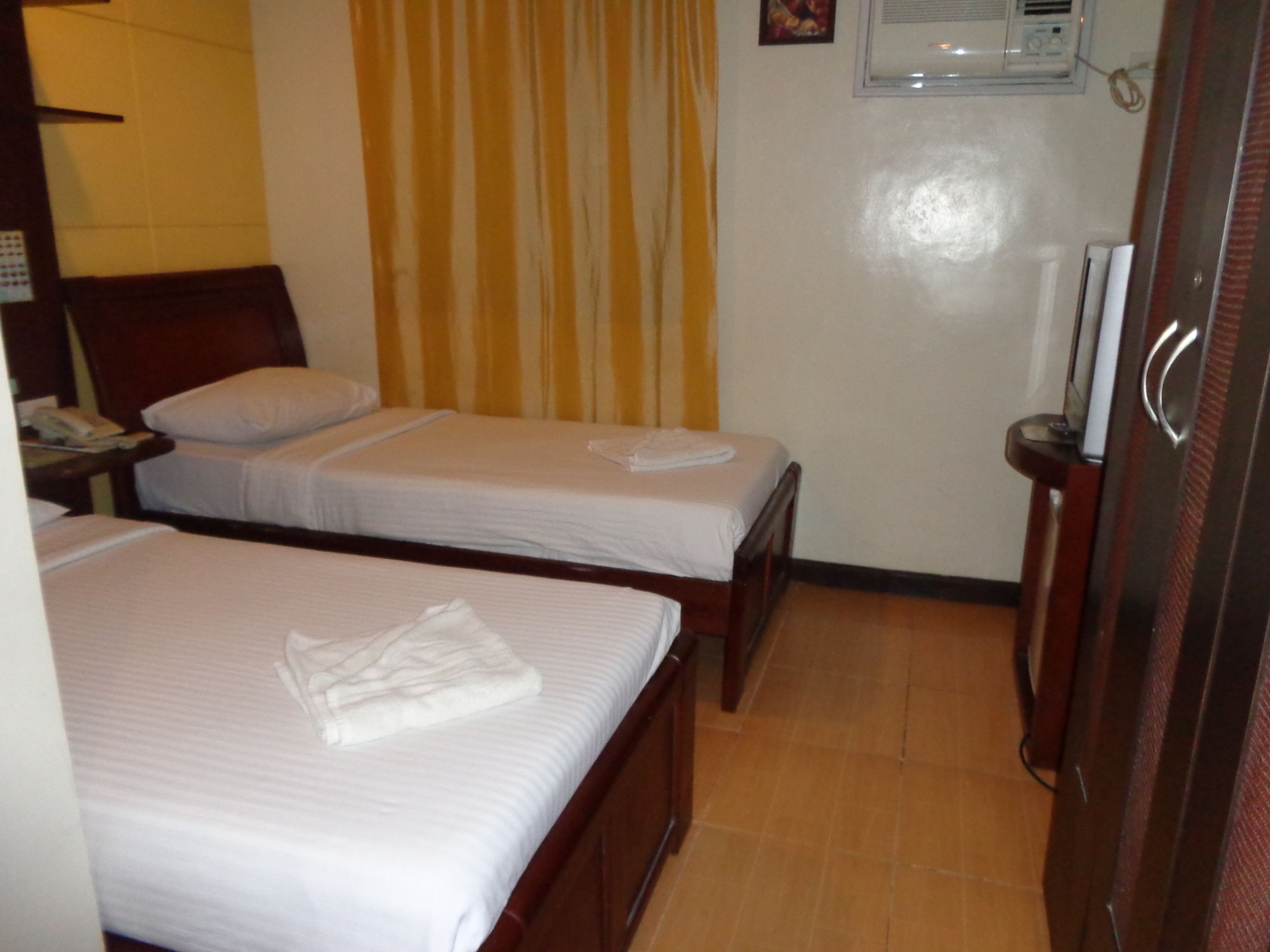 Hotel One Lourdes Dormitel Iloilo City Exterior foto
